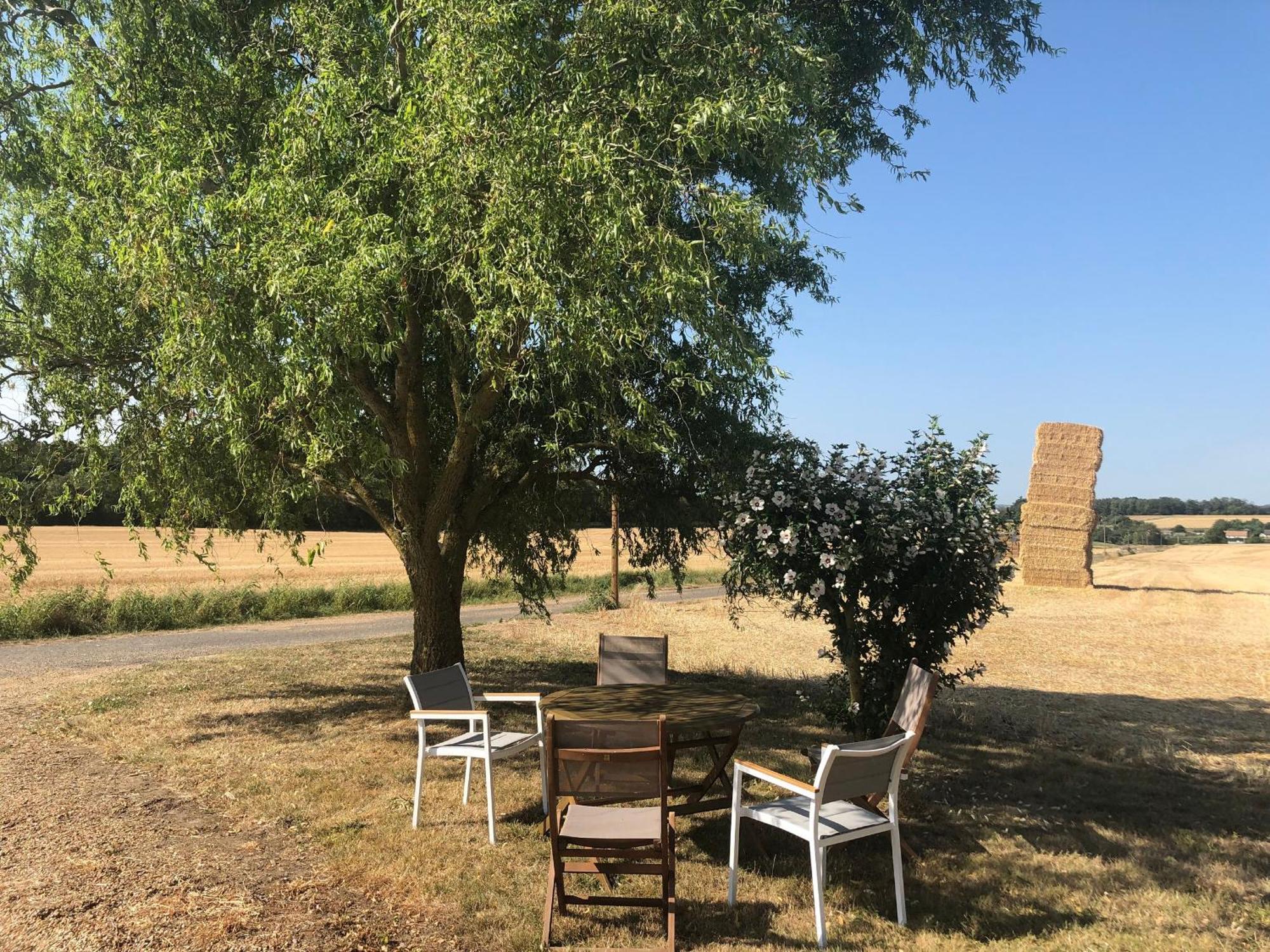 Gite Confort Au Coeur De La Vallee Du Loir : 4 Ch, Jardin, Fibre, Bbq, Proche Chateau - Fr-1-410-274 Ruille-Sur-Loir Luaran gambar